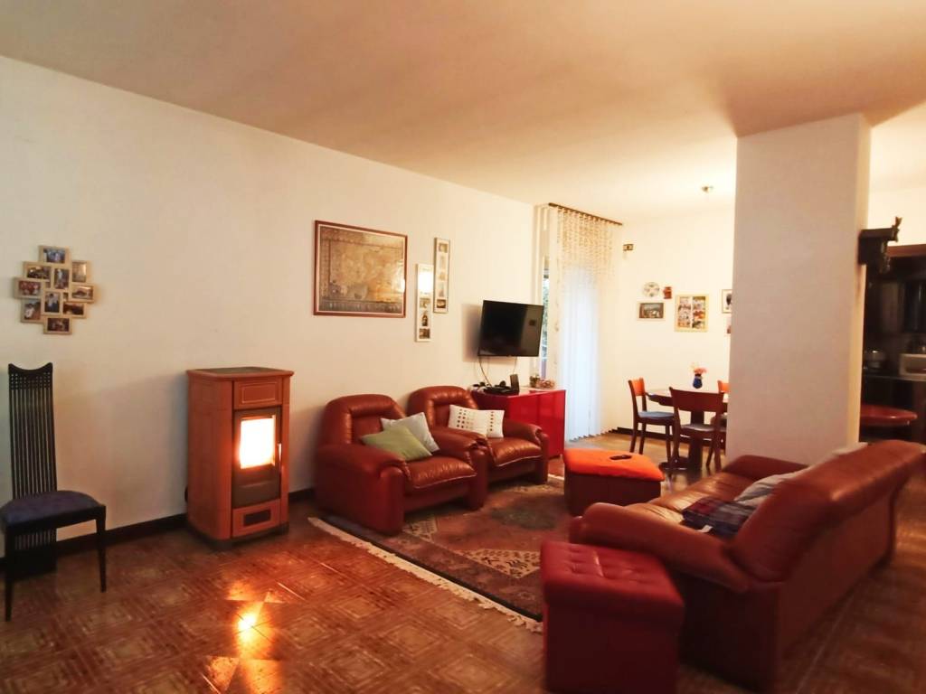 casa indipendente in vendita a Corno di Rosazzo