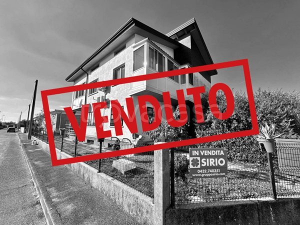 casa indipendente in vendita a Corno di Rosazzo