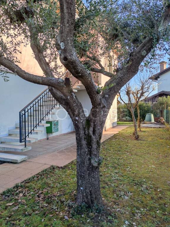 casa indipendente in vendita a Corno di Rosazzo