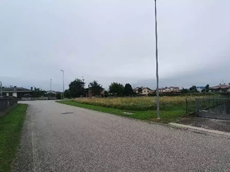 terreno edificabile in vendita a Corno di Rosazzo