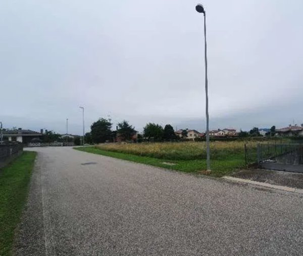 terreno edificabile in vendita a Corno di Rosazzo