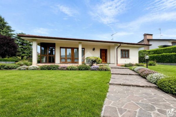 casa indipendente in vendita a Corno di Rosazzo