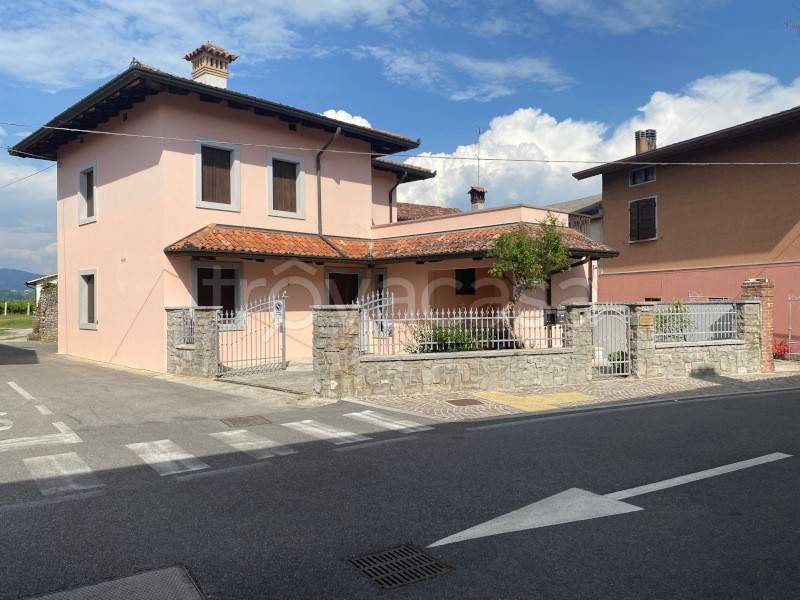 casa indipendente in vendita a Corno di Rosazzo in zona Quattroventi