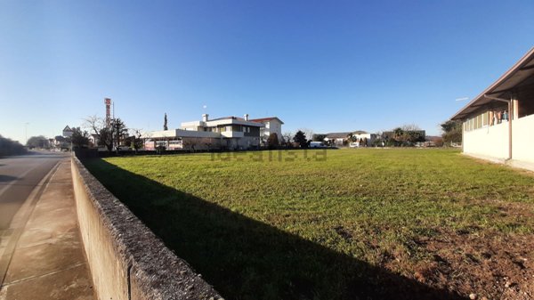 bifamiliare in vendita a Corno di Rosazzo in zona Quattroventi