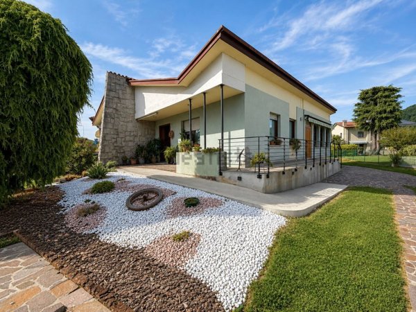 casa indipendente in vendita a Corno di Rosazzo