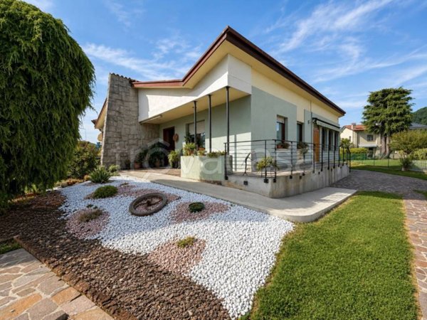 casa indipendente in vendita a Corno di Rosazzo in zona Visinale del Judrio