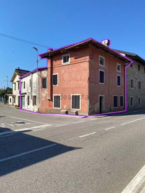 appartamento in vendita a Corno di Rosazzo in zona Quattroventi