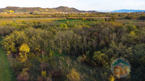 terreno in vendita a Corno di Rosazzo in zona Quattroventi