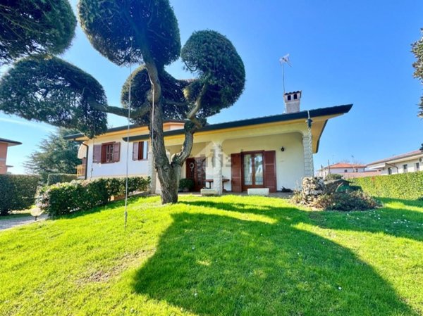 casa indipendente in vendita a Corno di Rosazzo in zona Visinale del Judrio