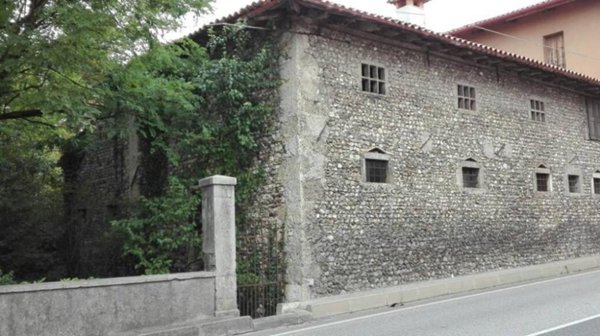 casa indipendente in vendita a Dignano
