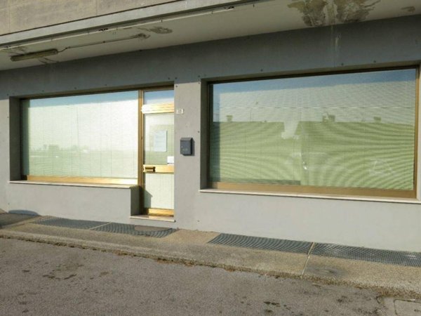negozio in vendita a Dignano