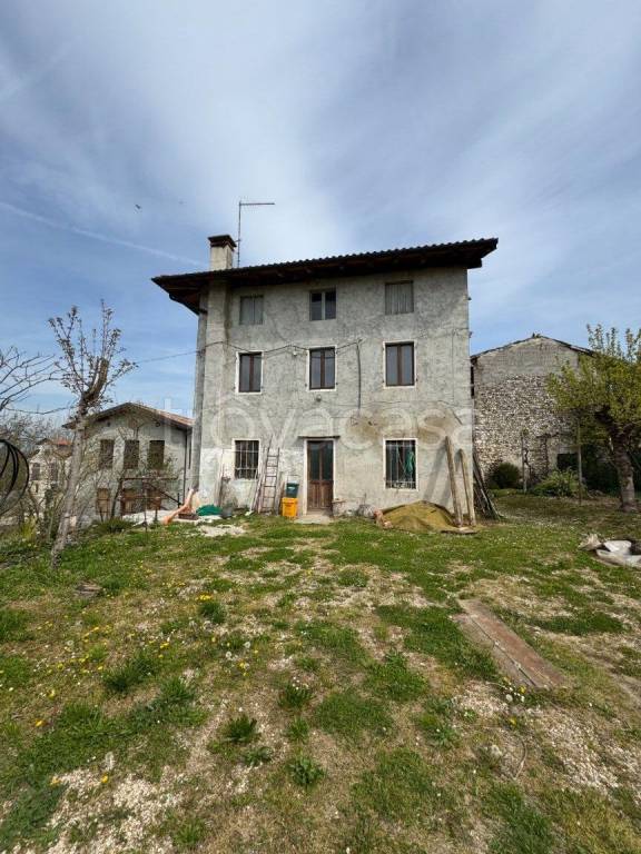 casa indipendente in vendita a Dignano