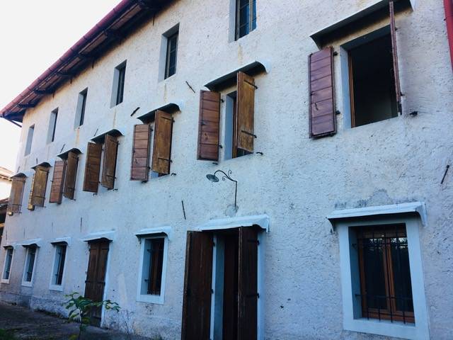 casa indipendente in vendita a Dignano