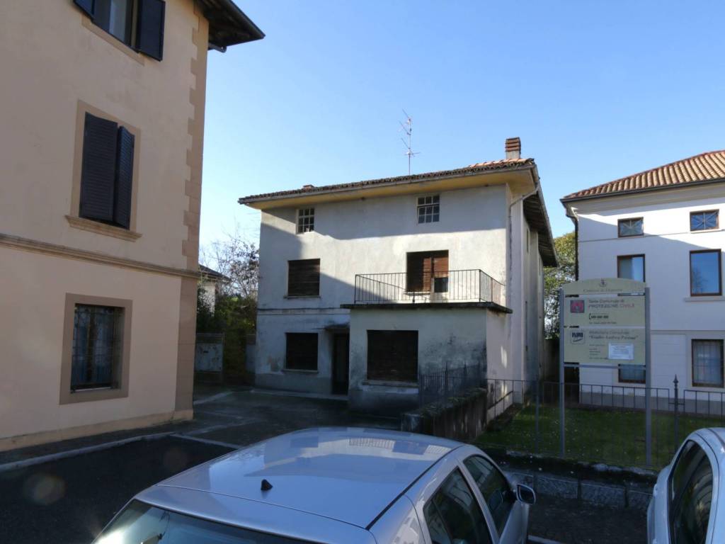 casa indipendente in vendita a Dignano
