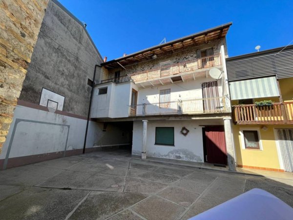 casa indipendente in vendita a Dignano