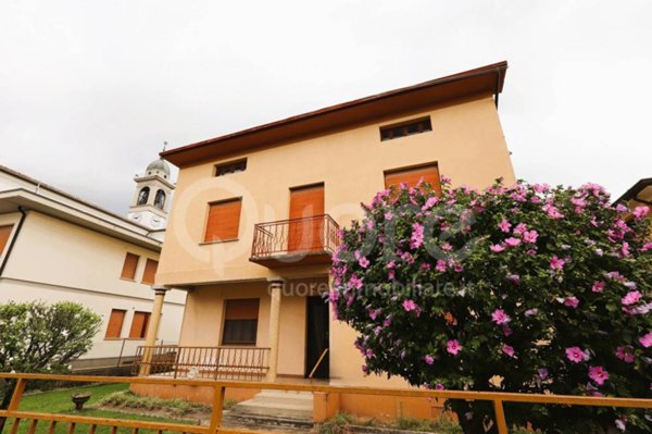 casa indipendente in vendita a Dignano