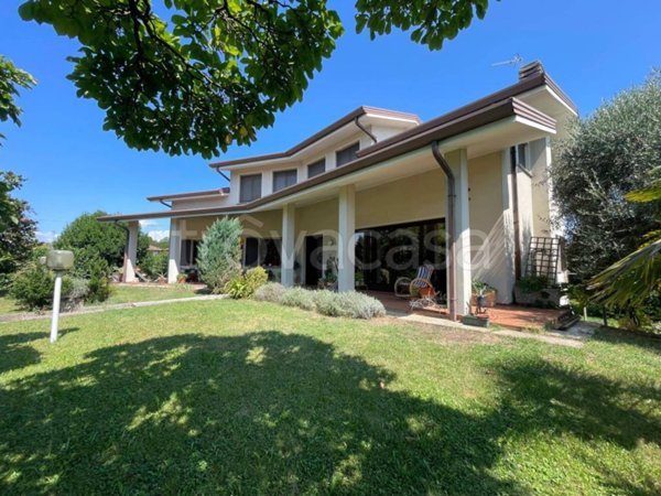 casa indipendente in vendita a Dignano