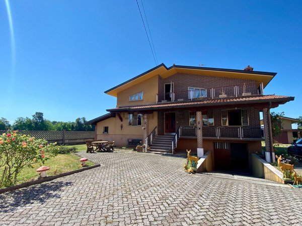 casa indipendente in vendita a Dignano