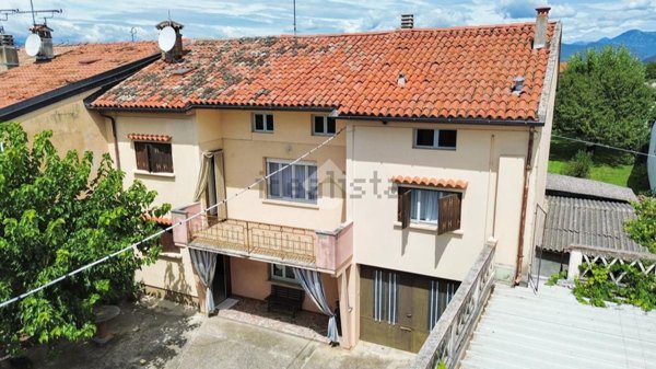 casa indipendente in vendita a Dignano