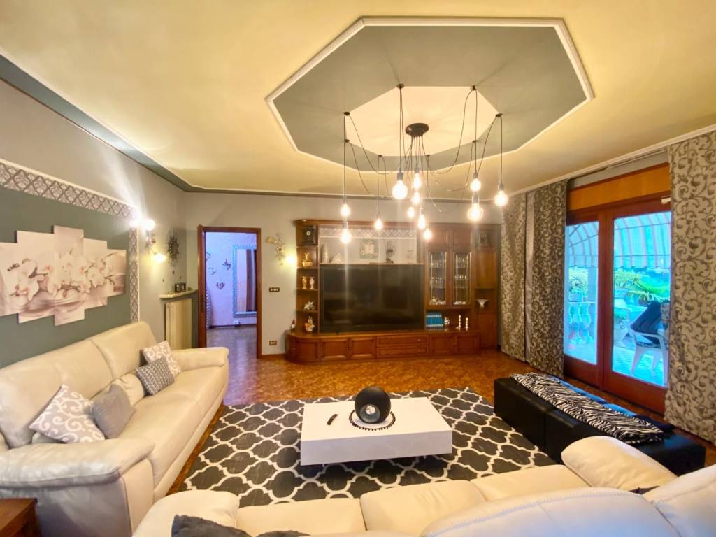 casa indipendente in vendita a Dignano