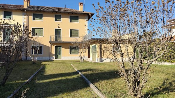 casa indipendente in vendita a Dignano