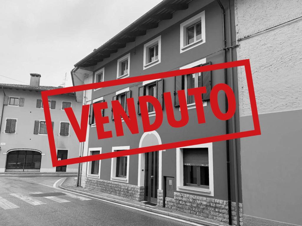 casa indipendente in vendita a Dignano