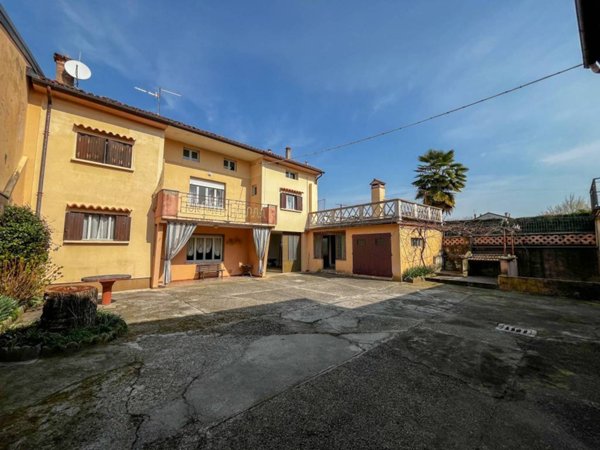 casa indipendente in vendita a Dignano