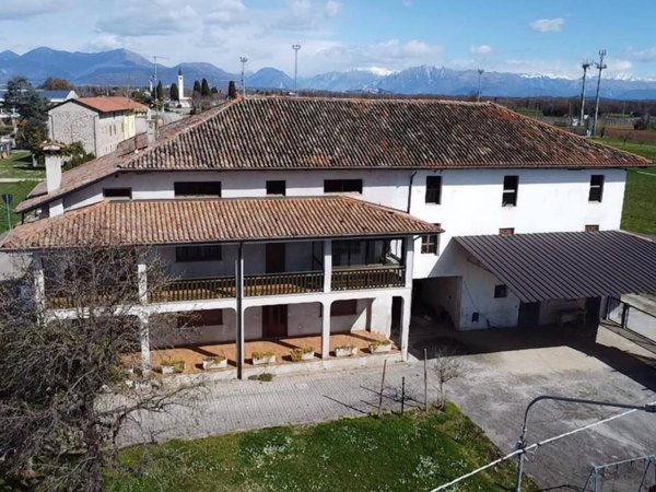 casa indipendente in vendita a Dignano