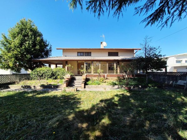 casa indipendente in vendita a Dignano