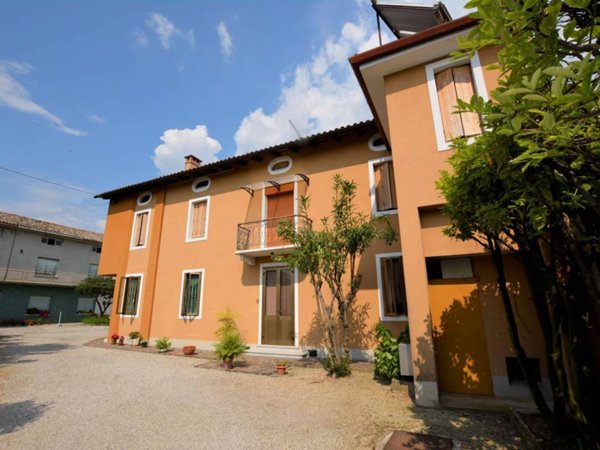 casa indipendente in vendita a Dignano