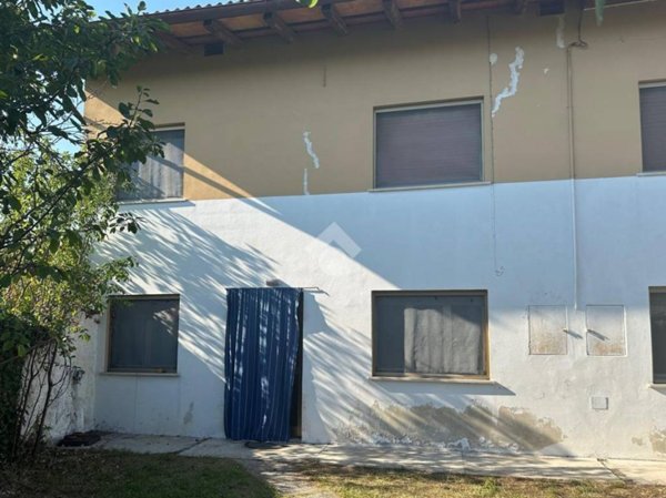 casa indipendente in vendita a Dignano