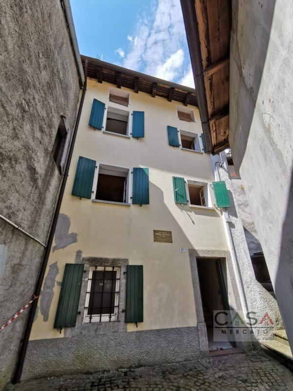 casa indipendente in vendita a Dogna