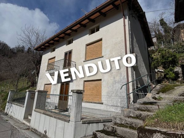 casa indipendente in vendita a Drenchia