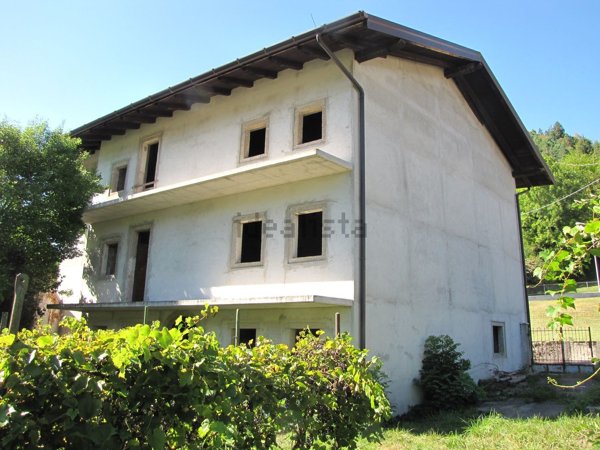 appartamento in vendita ad Enemonzo in zona Esemon di Sotto