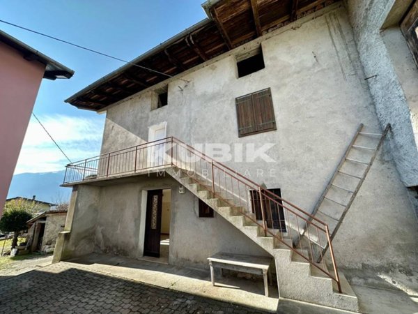 casa indipendente in vendita ad Enemonzo in zona Fresis