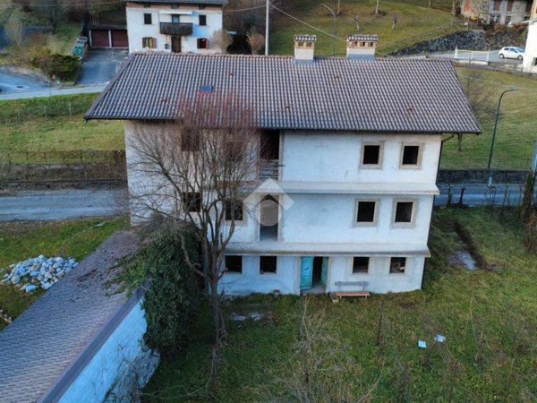casa indipendente in vendita ad Enemonzo in zona Quinis