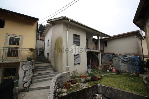 quadrivano in vendita a Faedis in zona Canebola