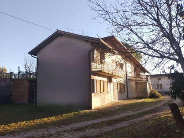 casa indipendente in vendita a Faedis