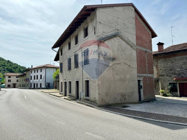 casa indipendente in vendita a Faedis