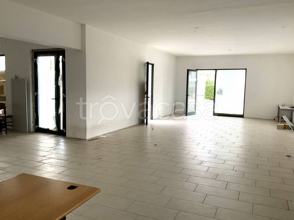 negozio in vendita a Faedis in zona Campeglio