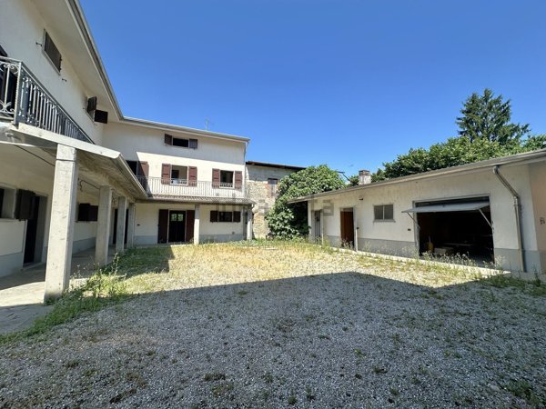 casa indipendente in vendita a Faedis in zona Campeglio