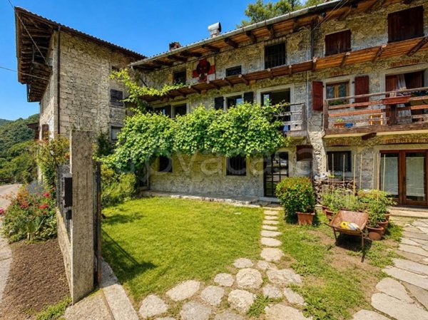 casa indipendente in vendita a Faedis in zona Stremiz