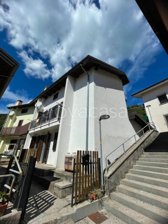 casa indipendente in vendita a Faedis in zona Canebola