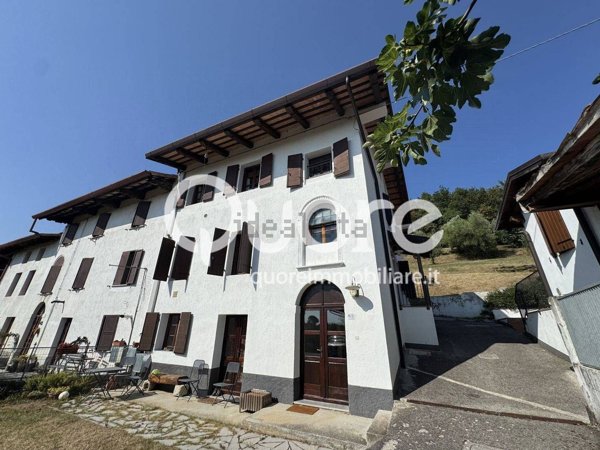 casa indipendente in vendita a Faedis in zona Campeglio