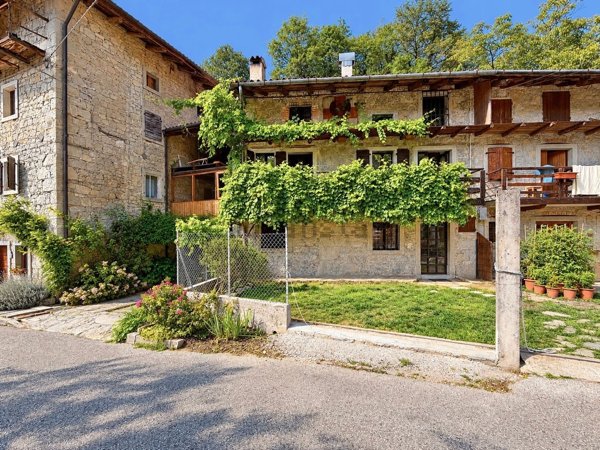 casa indipendente in vendita a Faedis in zona Stremiz