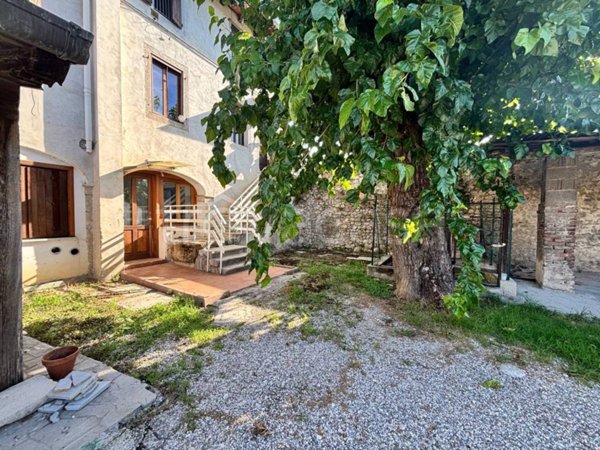 casa indipendente in vendita a Faedis in zona Campeglio