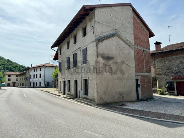 casa indipendente in vendita a Faedis