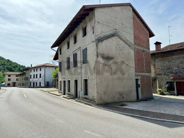 casa indipendente in vendita a Faedis