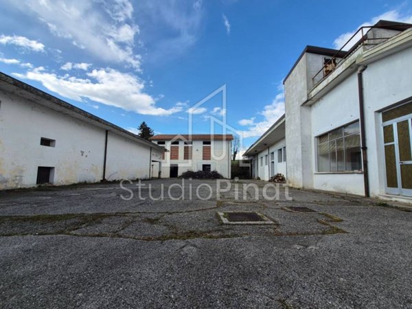 locale commerciale in vendita a Fagagna