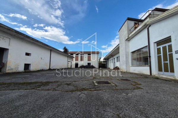 locale commerciale in vendita a Fagagna